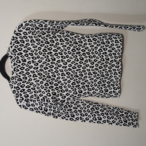 Theory Black + White Leopard Print V-neck Cardigan Sweater Women's Size Small - Picture 5 of 5